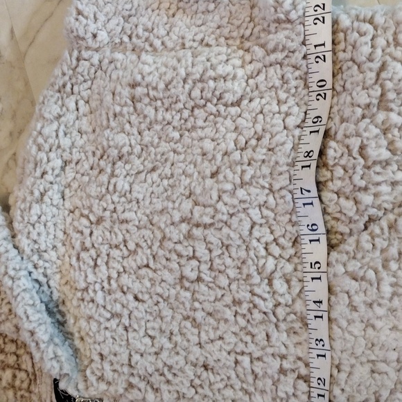 Love Tree Sherpa jacket. - Picture 9 of 10